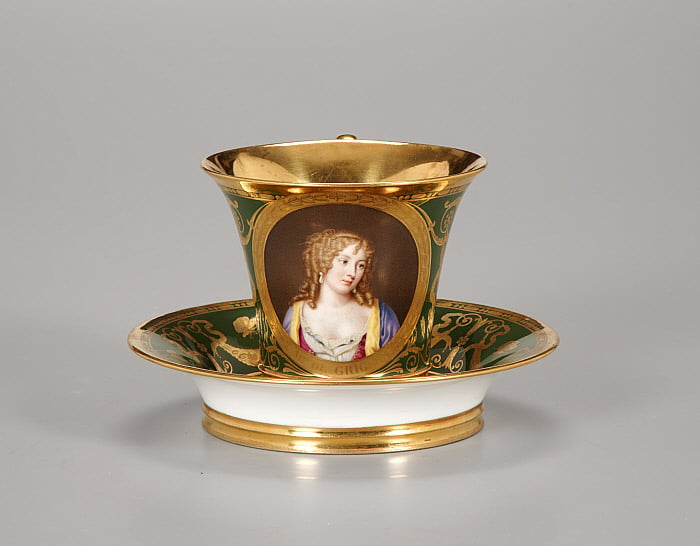 Cup (tasse Jasmin à pied cannelé, 1st size) with portrait of Françoise-Marguerite de Sévigné, Comtesse de Grignan (1646-1705) Slider Image 3